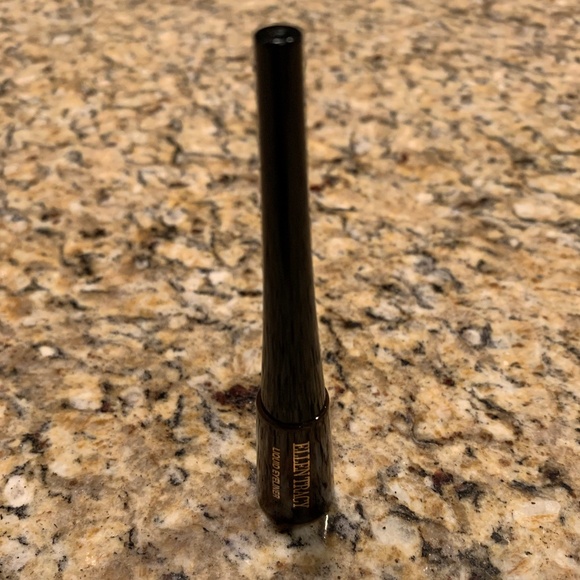 Ellen Tracy Liquid Eyeliner - Picture 1 of 8